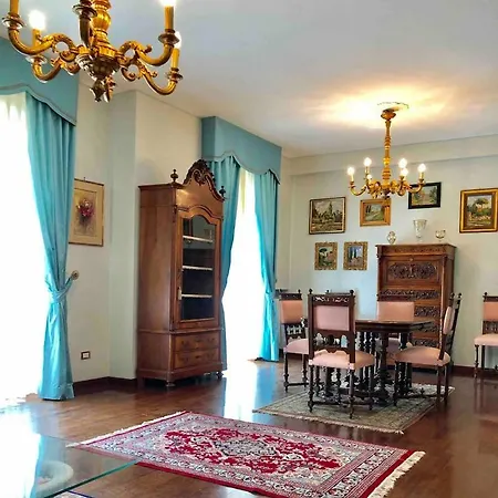 Signorile A Centro 아파트 *